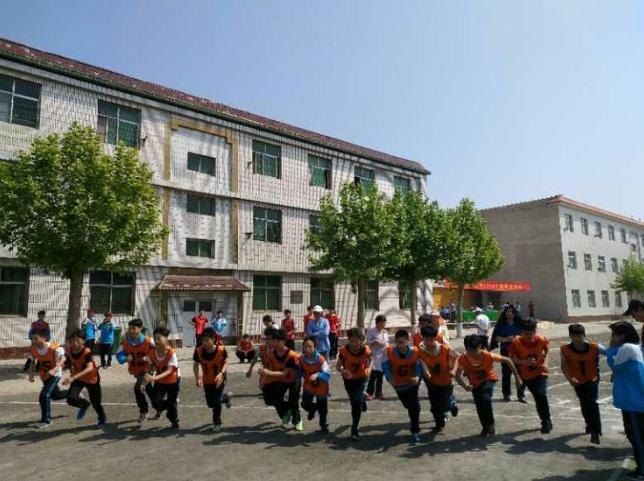 400名优等生被强制拉走,学校间的生源之争,为何甩锅给学生?