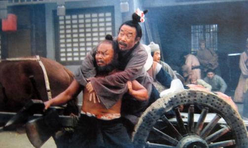 宋江是怎么杀了李逵 (宋江和李逵谁先死)