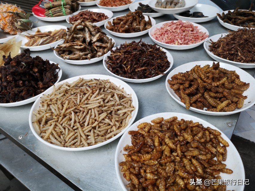 两个广东女孩越南自由行，老街逛超市发现方便面只要6毛，真便宜