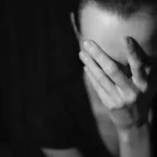 你会帮忙洗厕所吗,你会花钱雇人倒垃圾吗