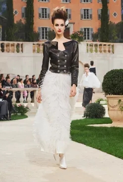 chanel香奈儿1995年时装秀,chanel香奈儿2015高级时装秀