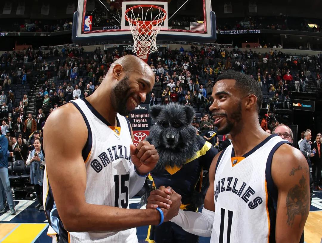 搴撻噷涓庡崱鐗规墦绡悆,nba骞磋交鐨勫崱鐗瑰拰搴撻噷