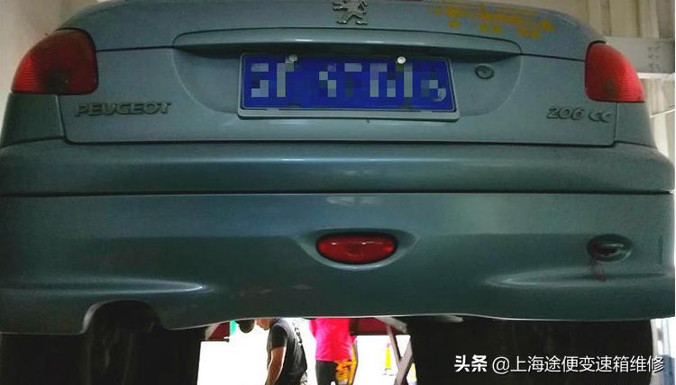 标致206怎么更换燃油泵,标致206冷冻油更换