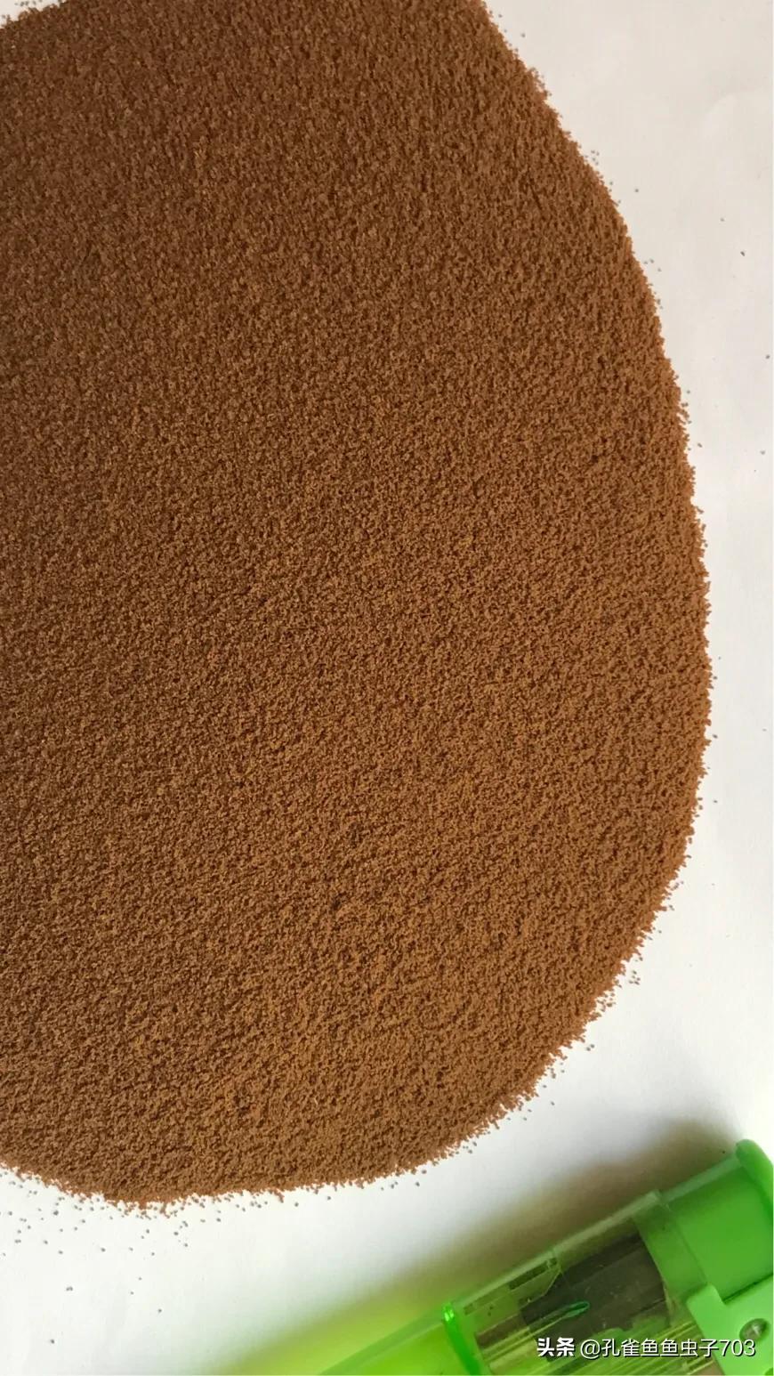 孔雀鱼鱼苗喂什么食物长得快,孔雀鱼需要每天投喂食物吗