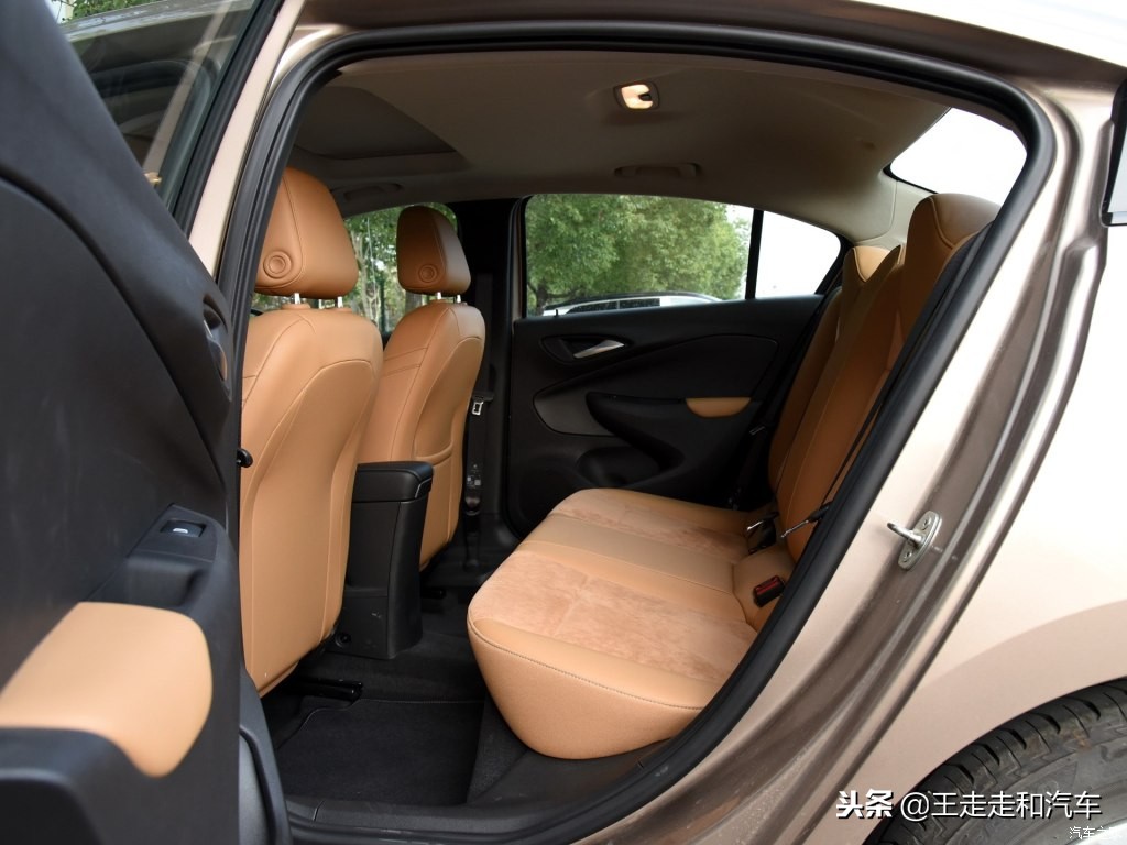 新款别克凯越外观怎么样,别克凯越老款红色高配自动挡