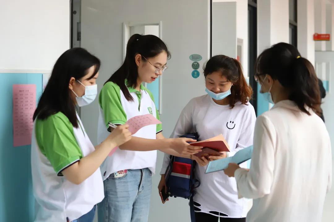 华山路小学新生一年级入学仪式,云兴小学城东分校招生标准