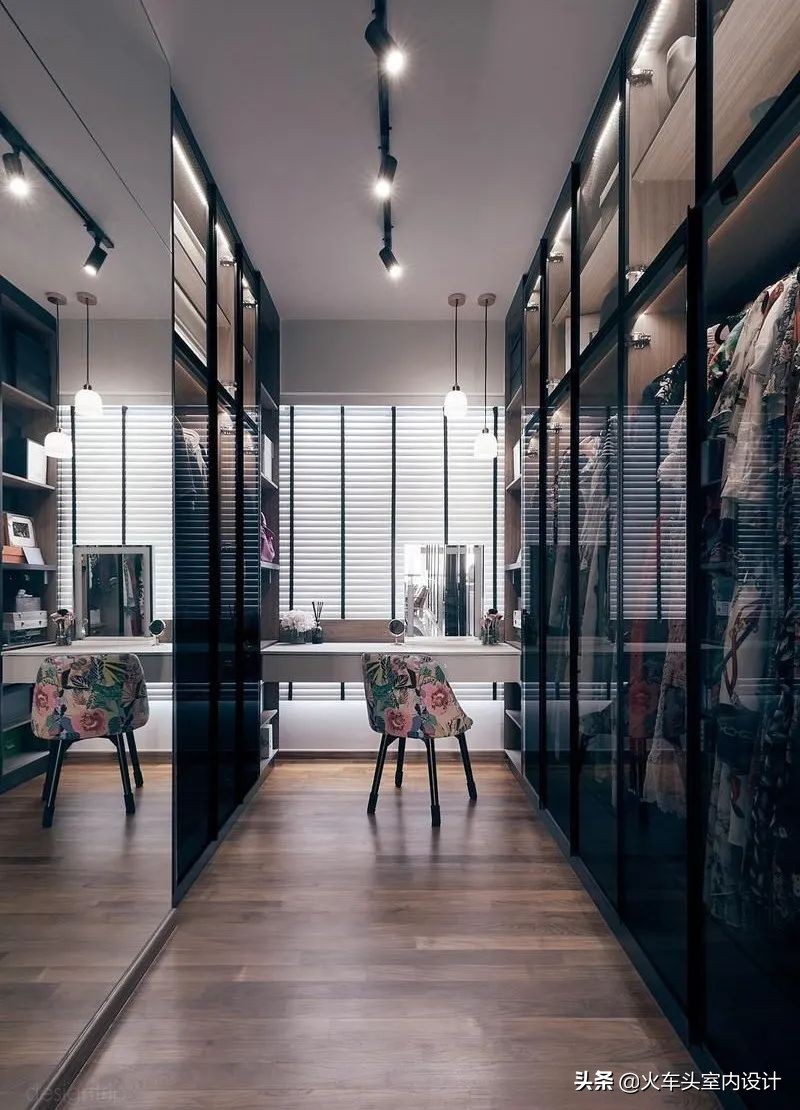 走入式衣帽间设计效果图轻奢风,轻奢简约大气衣帽间