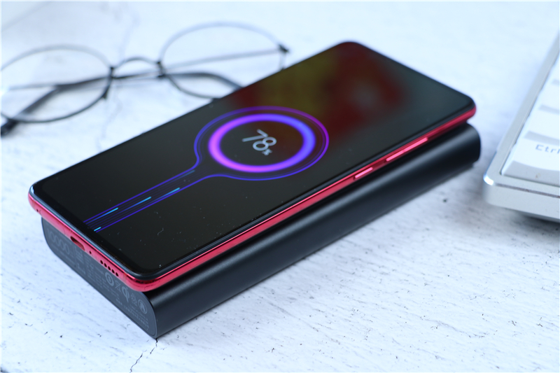 小米无线充电宝青春版和新款,紫米无线充电宝