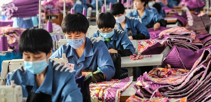 女白领赵醒贪污24万被判7年，一入监狱就耍花招，狱警：太狡猾了