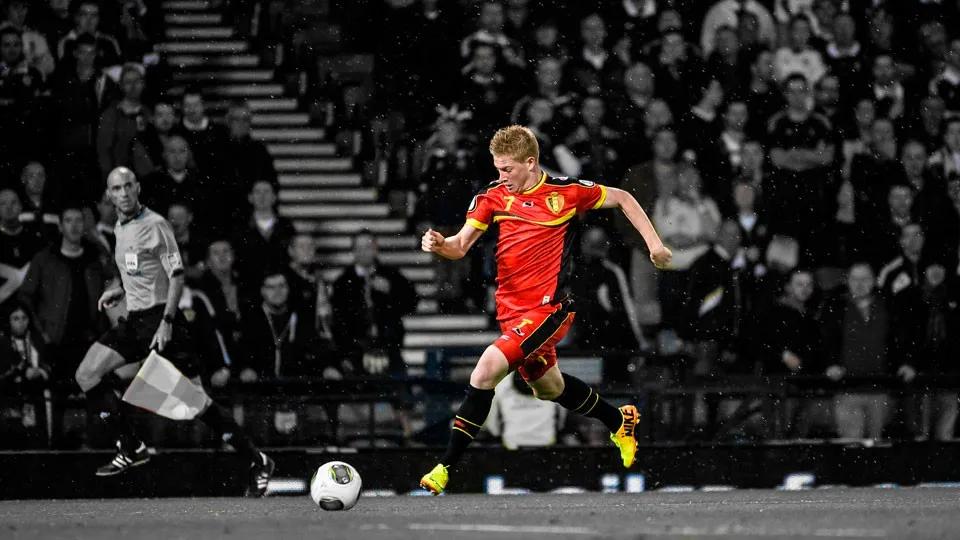 拥有上帝视角的球员,曼城德布劳内上帝视角