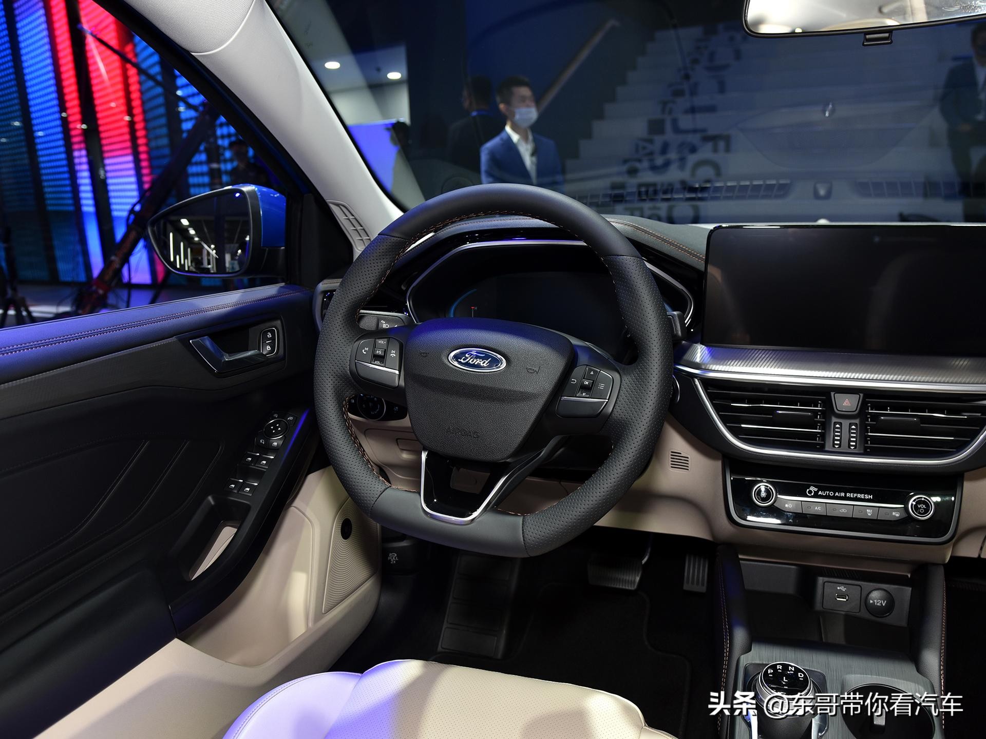 大众朗逸和福特福克斯哪个好,福克斯active与两厢朗逸