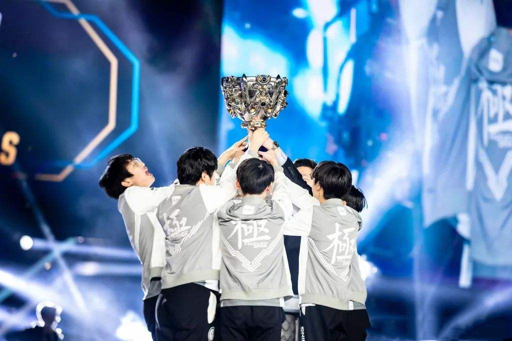 14岁天才少年巅峰赛1700分,天才少年14岁