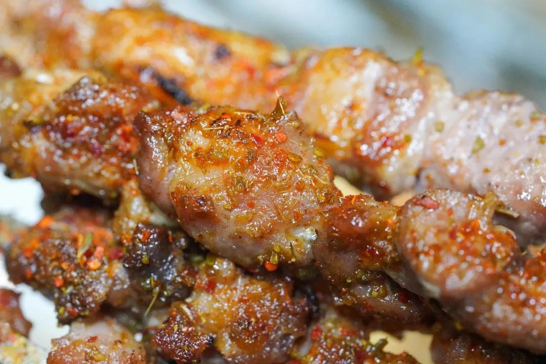 济南老金烧烤和老胖烧烤哪个好,带你来美食街逛逛