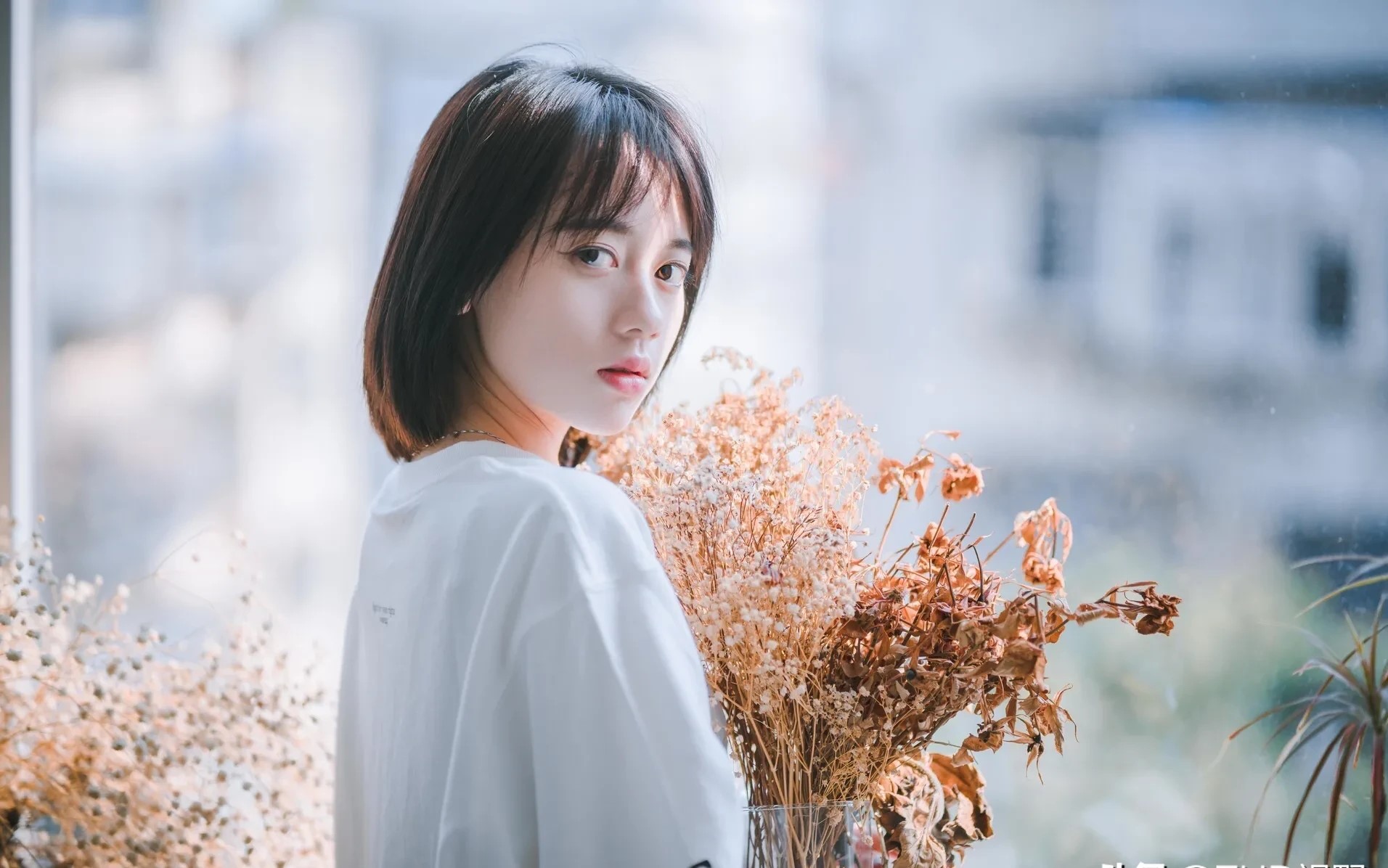 怎么和女生聊天比较有趣,怎么与长期不聊天的女孩子聊天