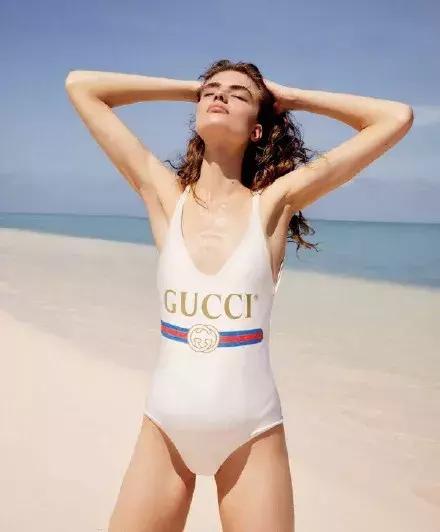 尴尬！日本网友：优衣库这款外套，太像《亮剑》李云龙同款！