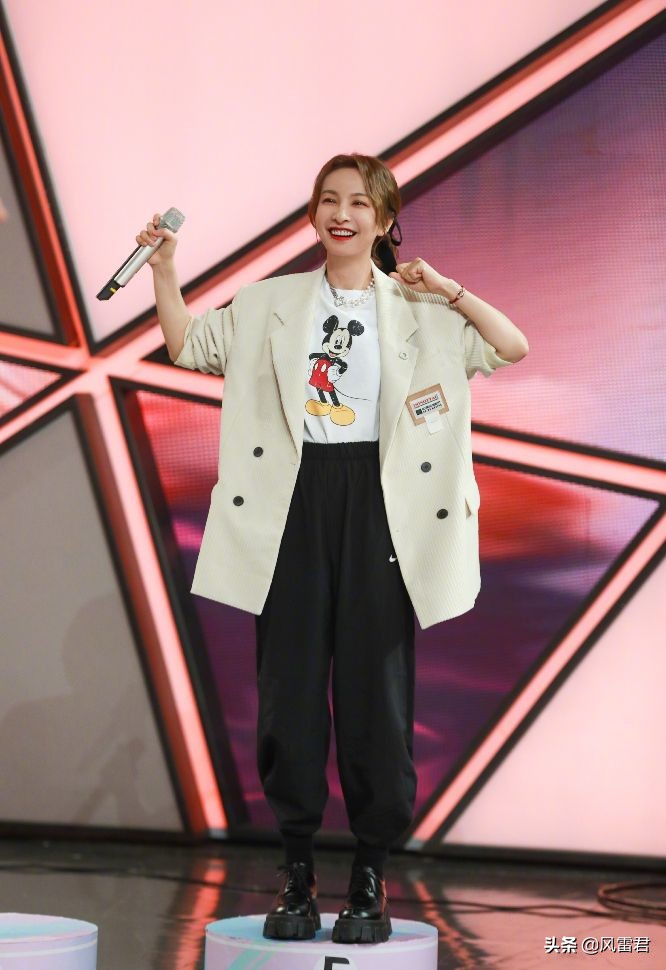 卖8480件应援礼物，演《雷霆战将》，吴昕为何糊成一片