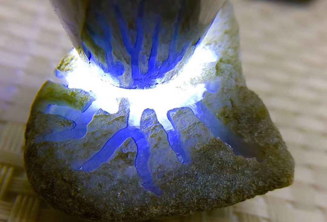 直播间翡翠原石被骗了怎样追回来,翡翠原石直播骗局被骗怎么维权