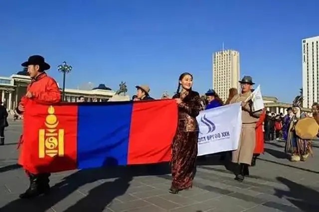 真实的蒙古人情况：扎堆去首都，买不起房子，就住在蒙古包里