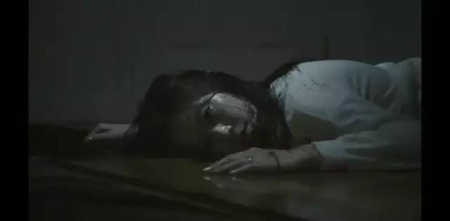 笤帚戳*体下**，血流不止、处女膜受损，8岁女童的校园之殇