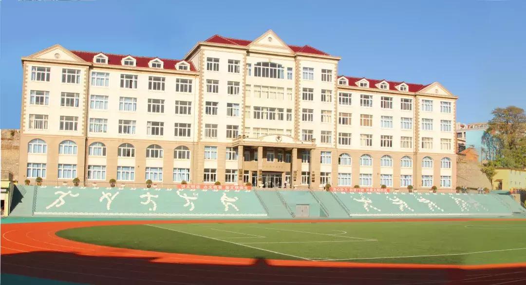 五十五中全体师生用热情与活力为祖国华诞献上最美的赞歌