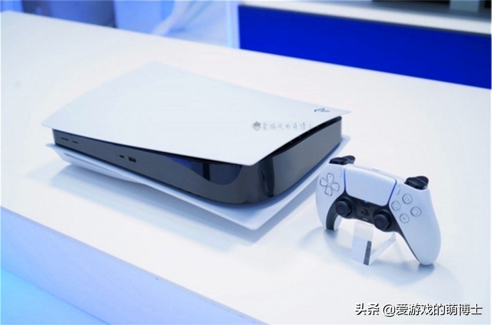 日本小学生手工制作了一台纸质PS5游戏机,成功在网上售出