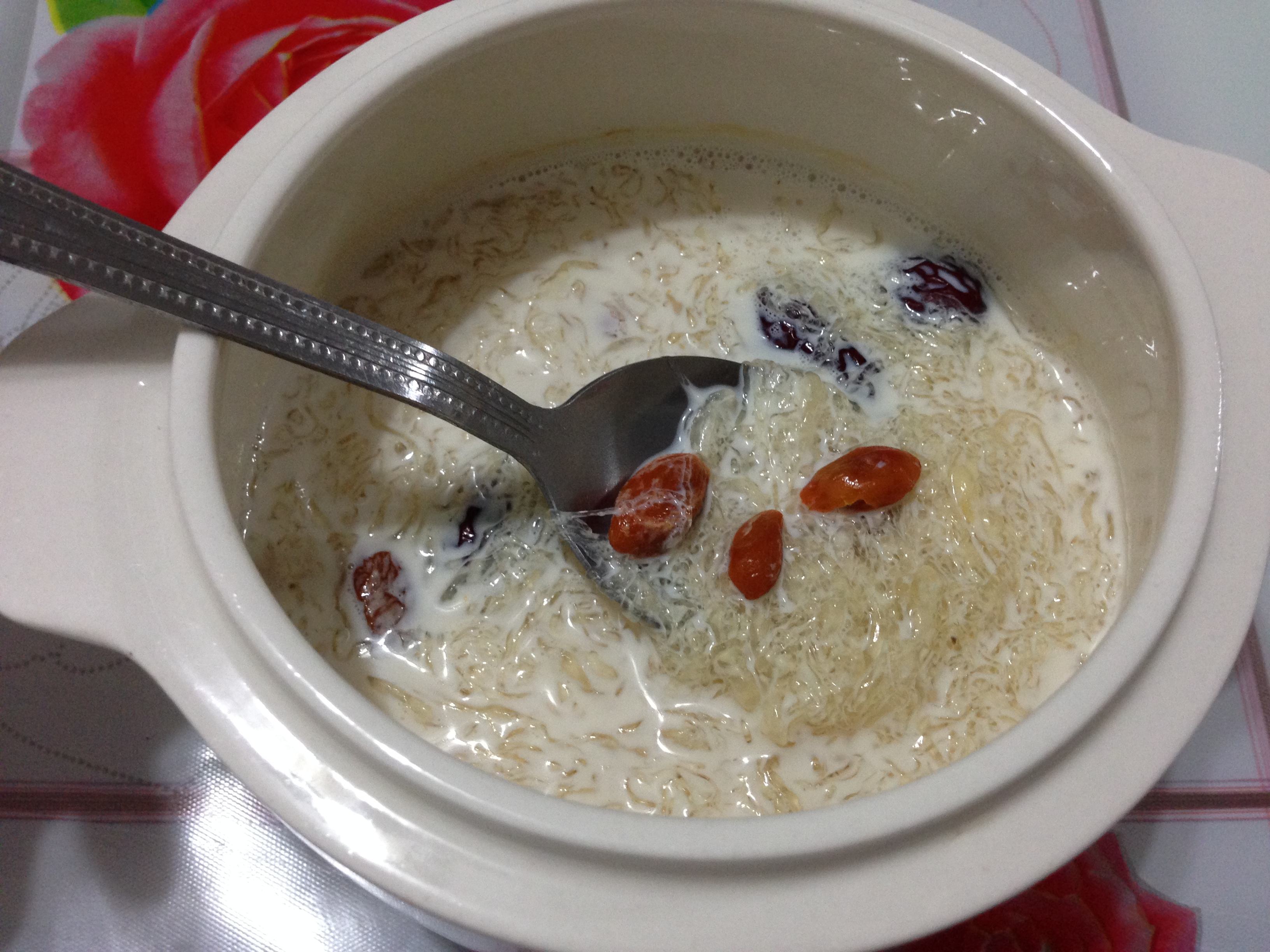 牛奶燕窝炖出来是什么样,牛奶燕窝泻火吗