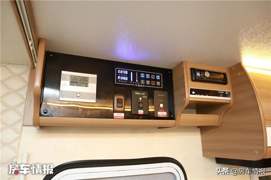 四驱单排皮卡房车最新布局三个床,最新款豪华顶配双排座皮卡房车