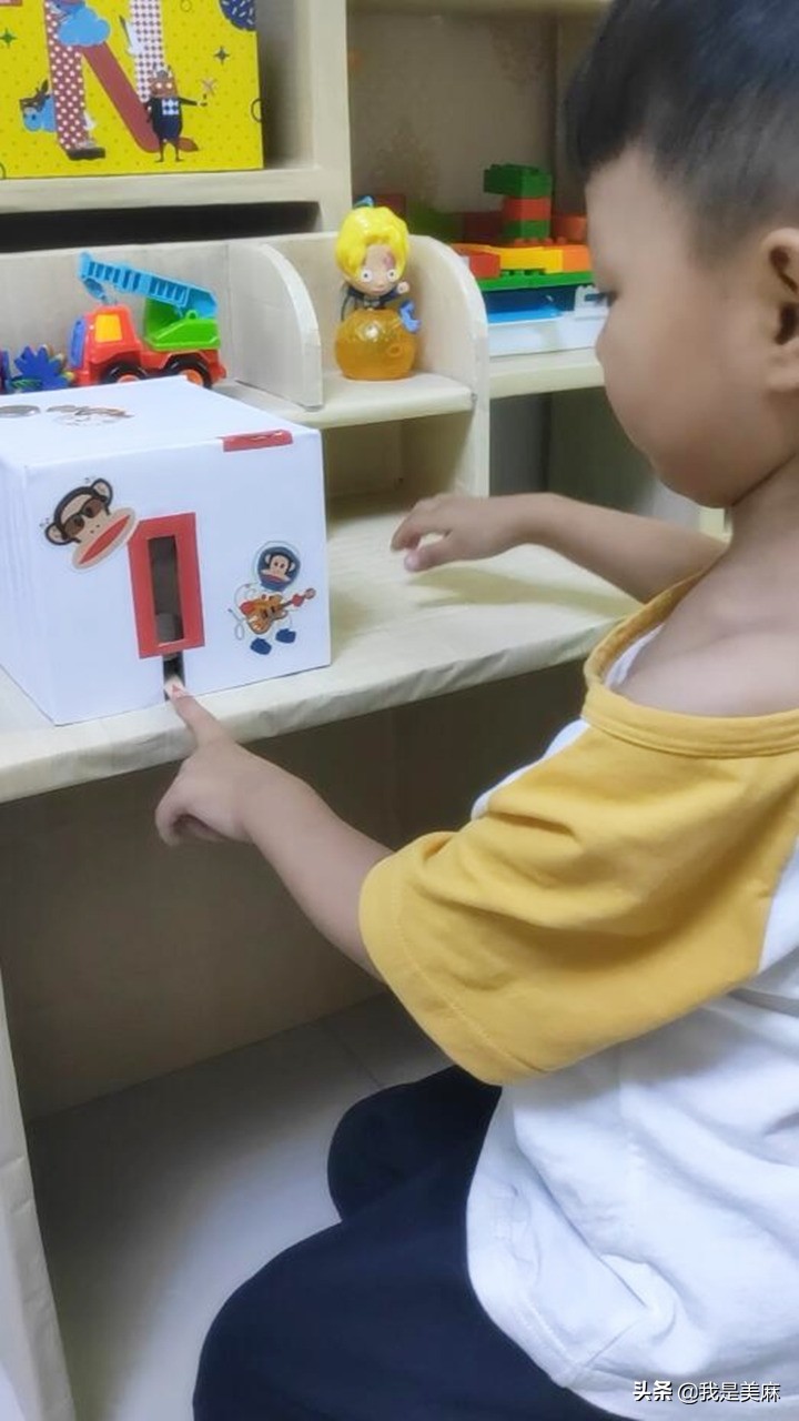 用废纸箱diy密码存钱罐，存钱方式很好玩，宝宝非常喜欢