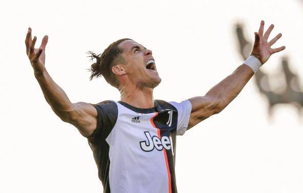 历史第一人罗球王,梅西c罗十大任意球