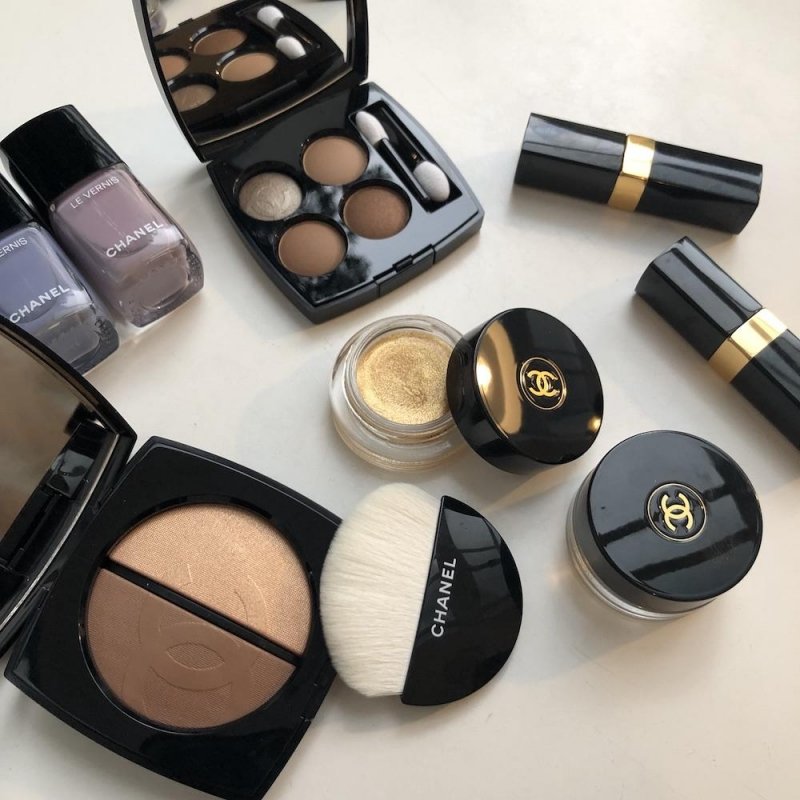 香奈儿2019夏季全新限量彩妆来了，快来get同款法式温柔妆容