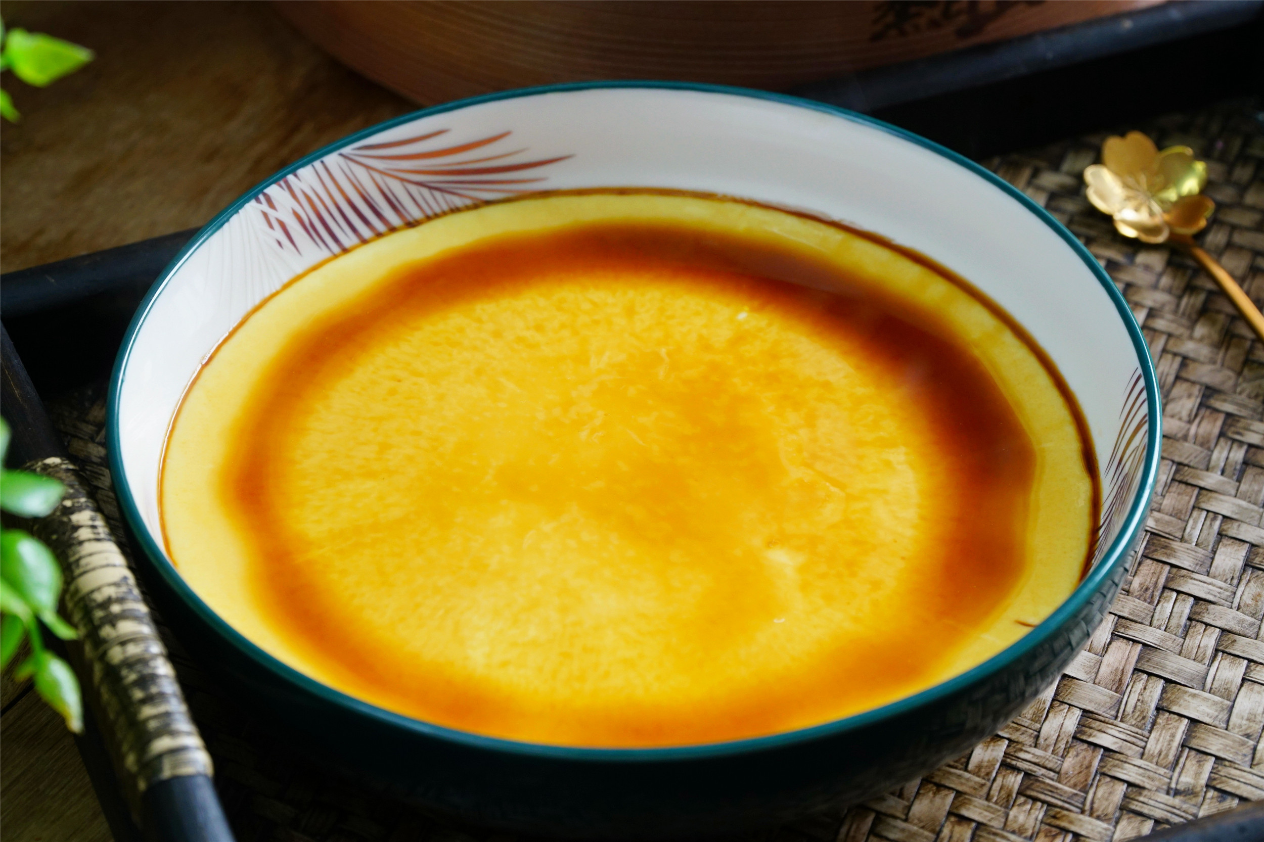 蒸鸡蛋羹该用什么火,蒸鸡蛋羹应该冷水下锅还是热水