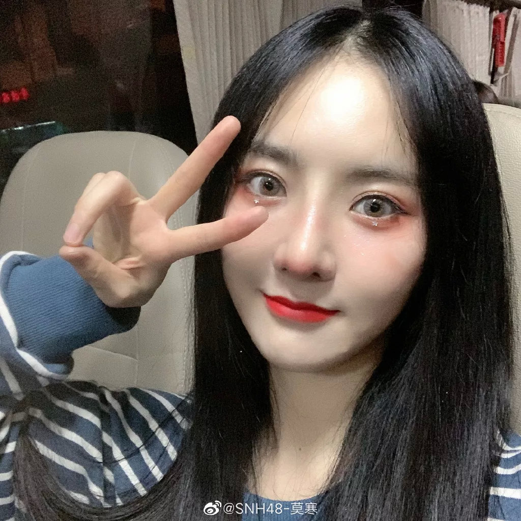 泫雅ins晒美照,泫雅携新作品回归