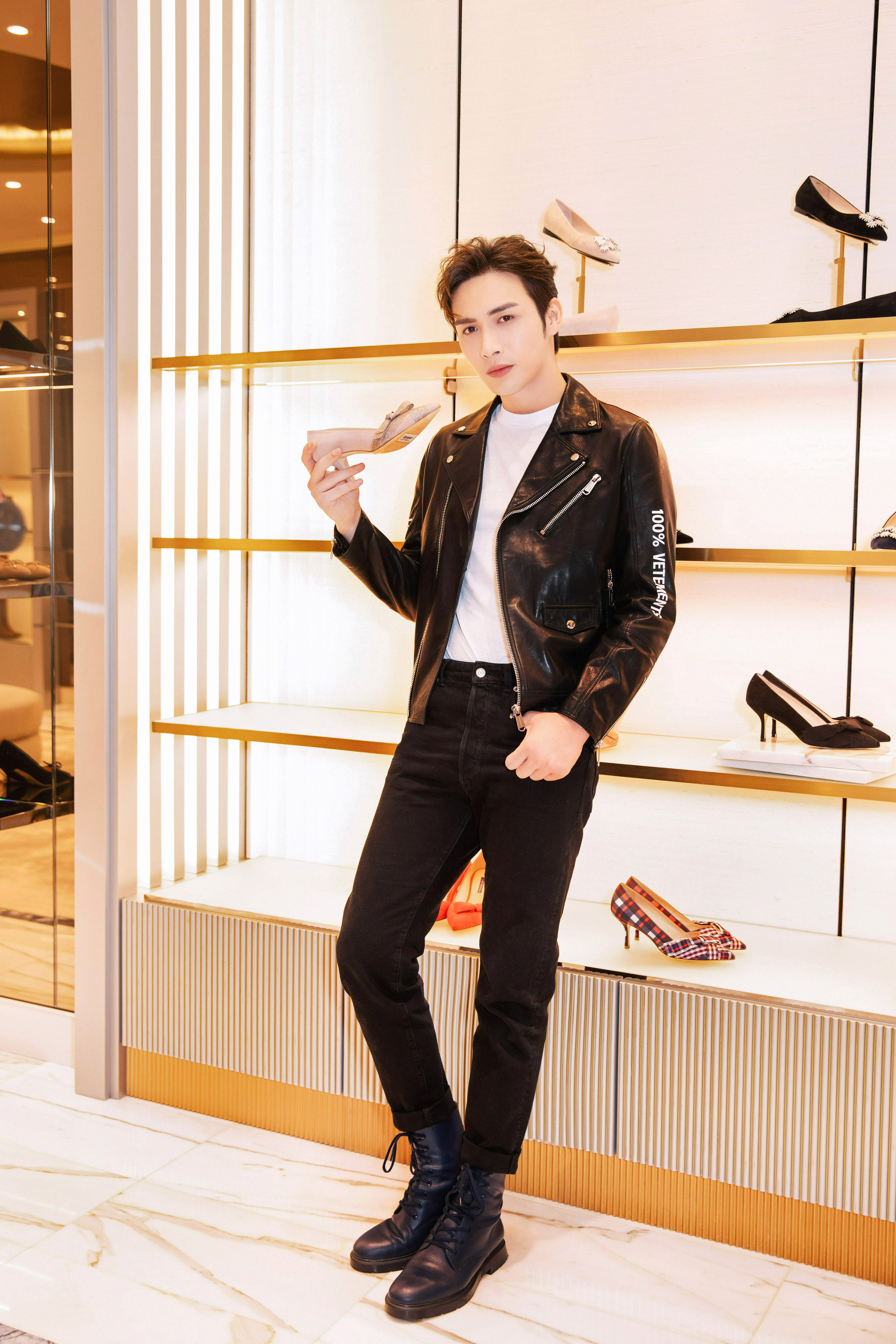 stuartweitzman中国官网,stuartweitzman店地址