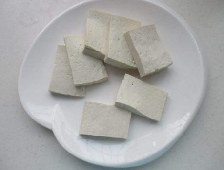 炖鱼时不要过油,怎样炖鱼能使鱼肉更鲜嫩