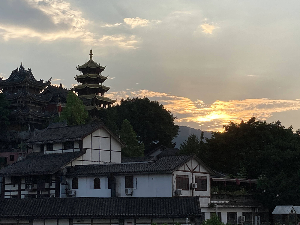 有苹果生态吗,iphonese第二代最新消息