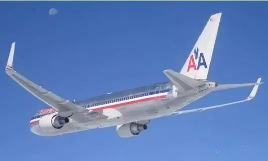 飞机翅膀那么薄为什么能托起机身,飞机翅膀的翼稍小翼有几种