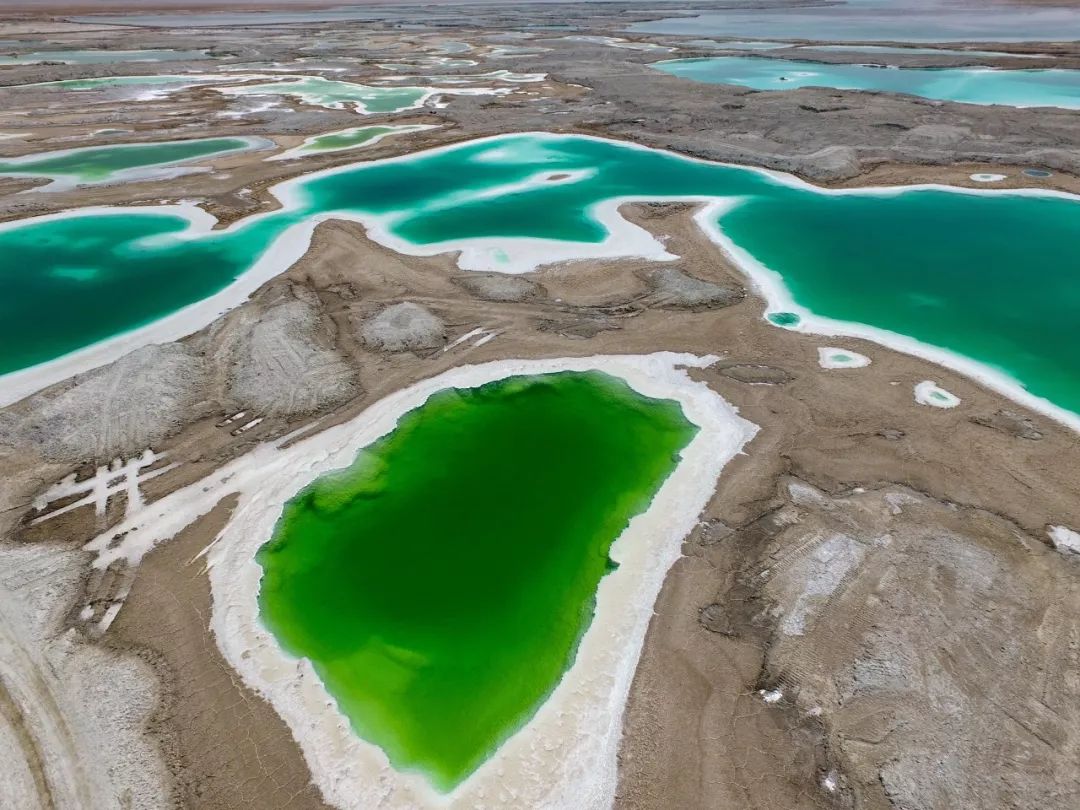 青海与新疆哪个省风景好,青海和新疆景色