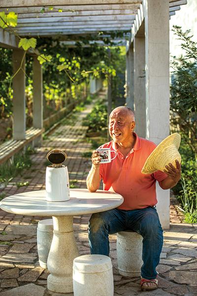 赵薇：我觉得法国红酒比中国好喝，我也愿意花钱投资