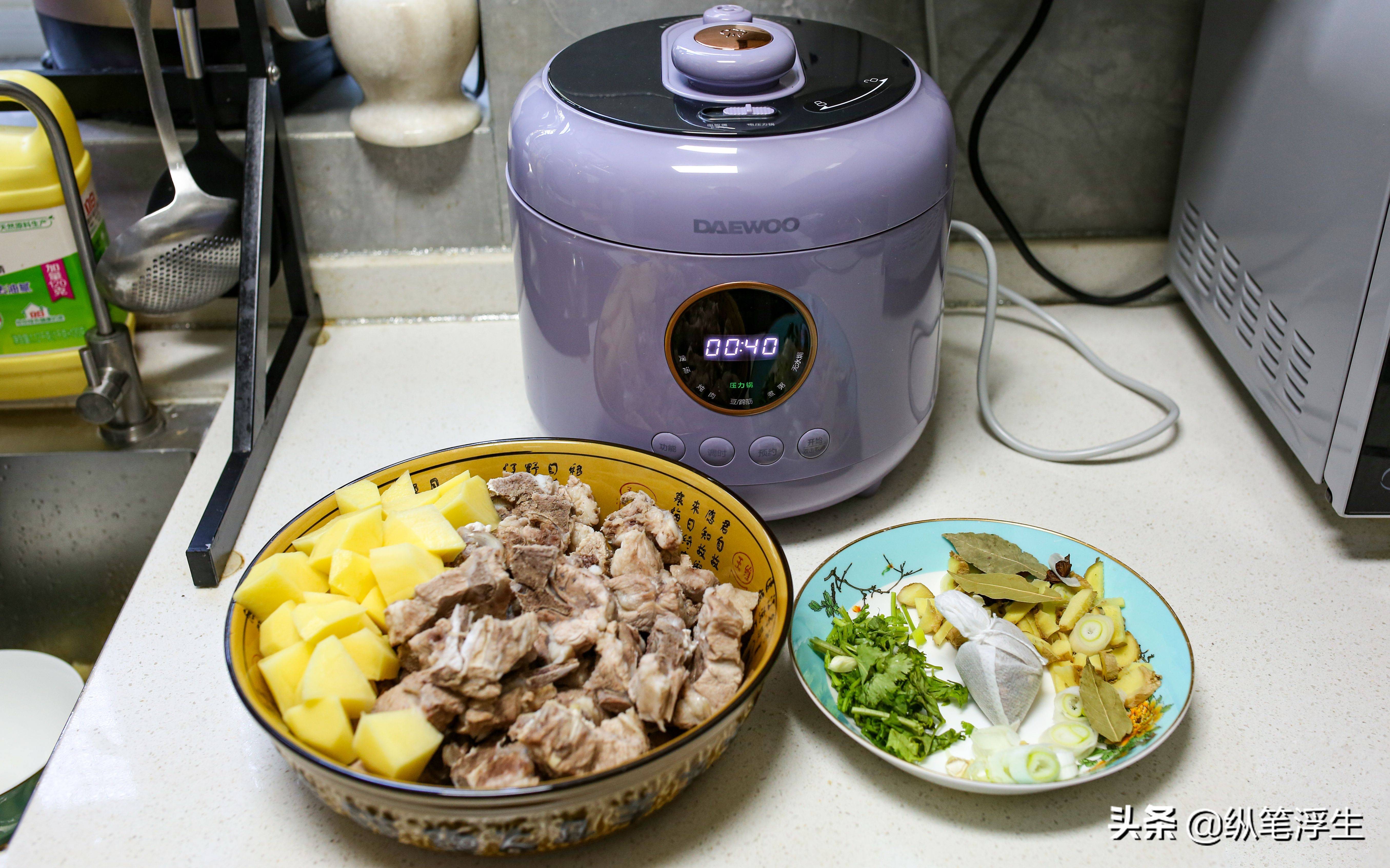 大宇电压力锅焖饭使用过程 (大宇电炖锅焖饭)