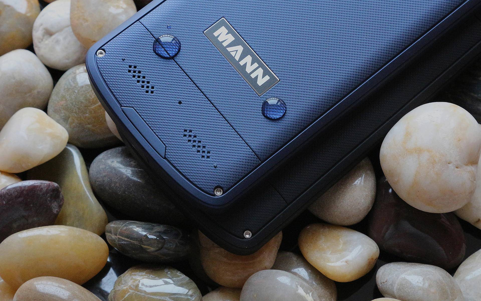 是时候过一个硬核的父亲节了，MANNM3三防手机体验