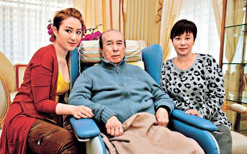 何猷君赌王最新消息,赌王去世陈百强热搜