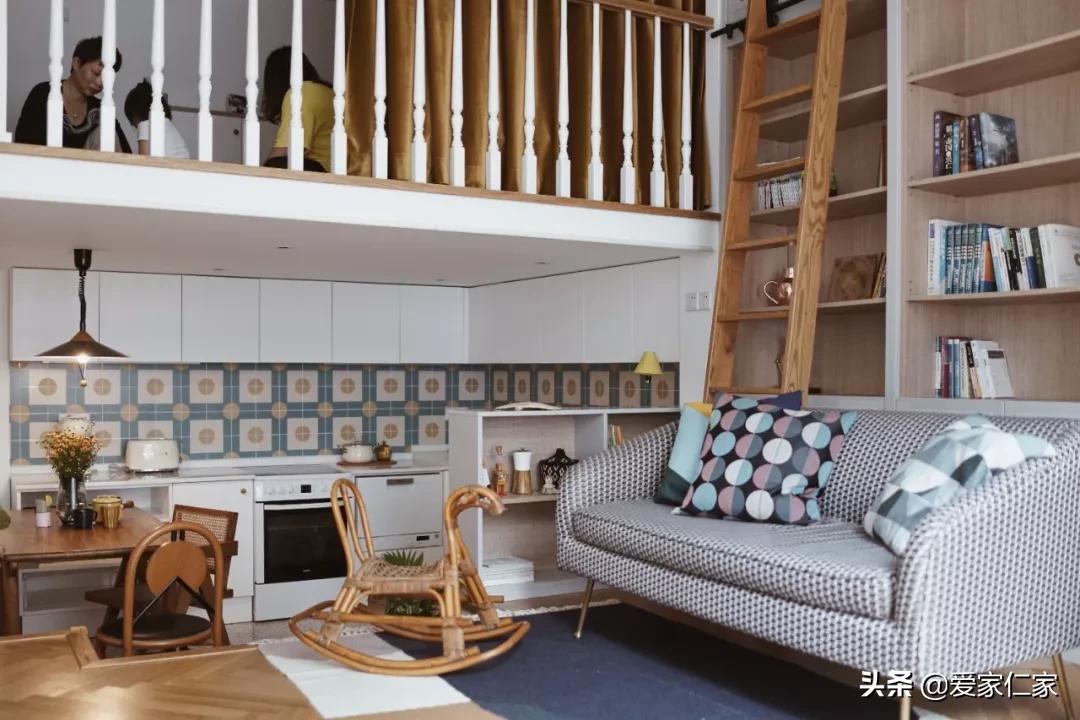 她买下32㎡上海老旧学区房，为女儿打造小桃园，20㎡超舒适大庭院