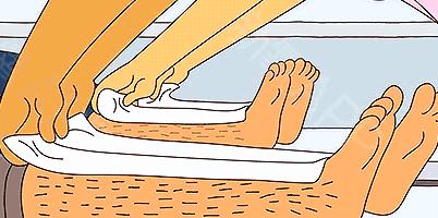 狗本来不掉毛却突然开始掉毛,狗狗身上毛秃了一块