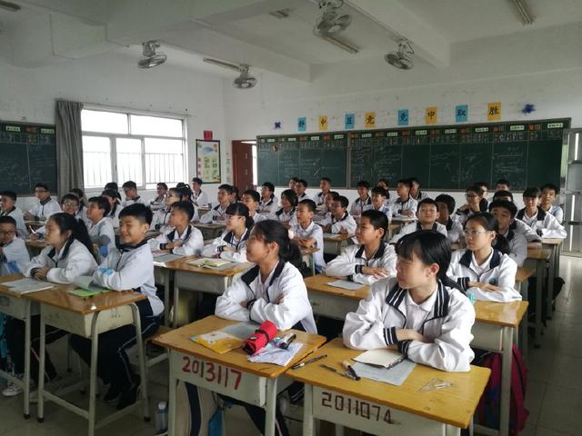 读书时期最幸福,读书是吃苦中最不苦的事是真的吗