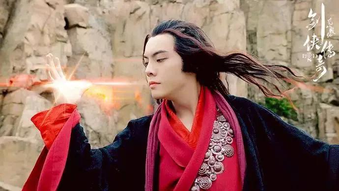 厚刘海遮挡脸型,厚刘海遮住眼睛