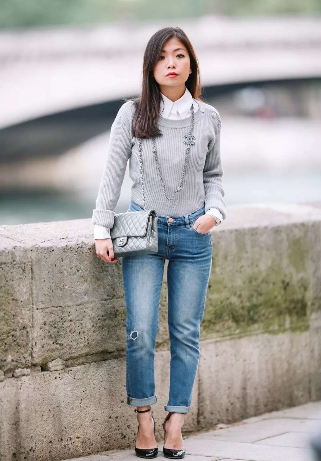 冬季穿毛衣应该如何搭配毛衣链,长款毛衣怎么穿才时髦