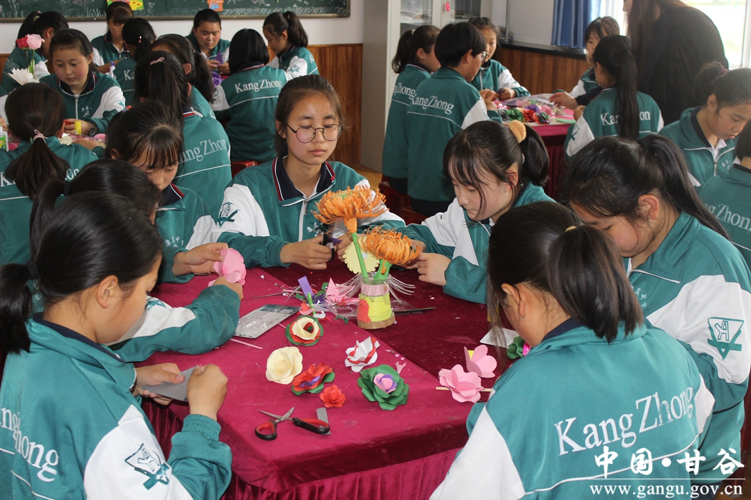 全力办好家门口学校,甘肃省甘谷县康庄中学校长张光亭