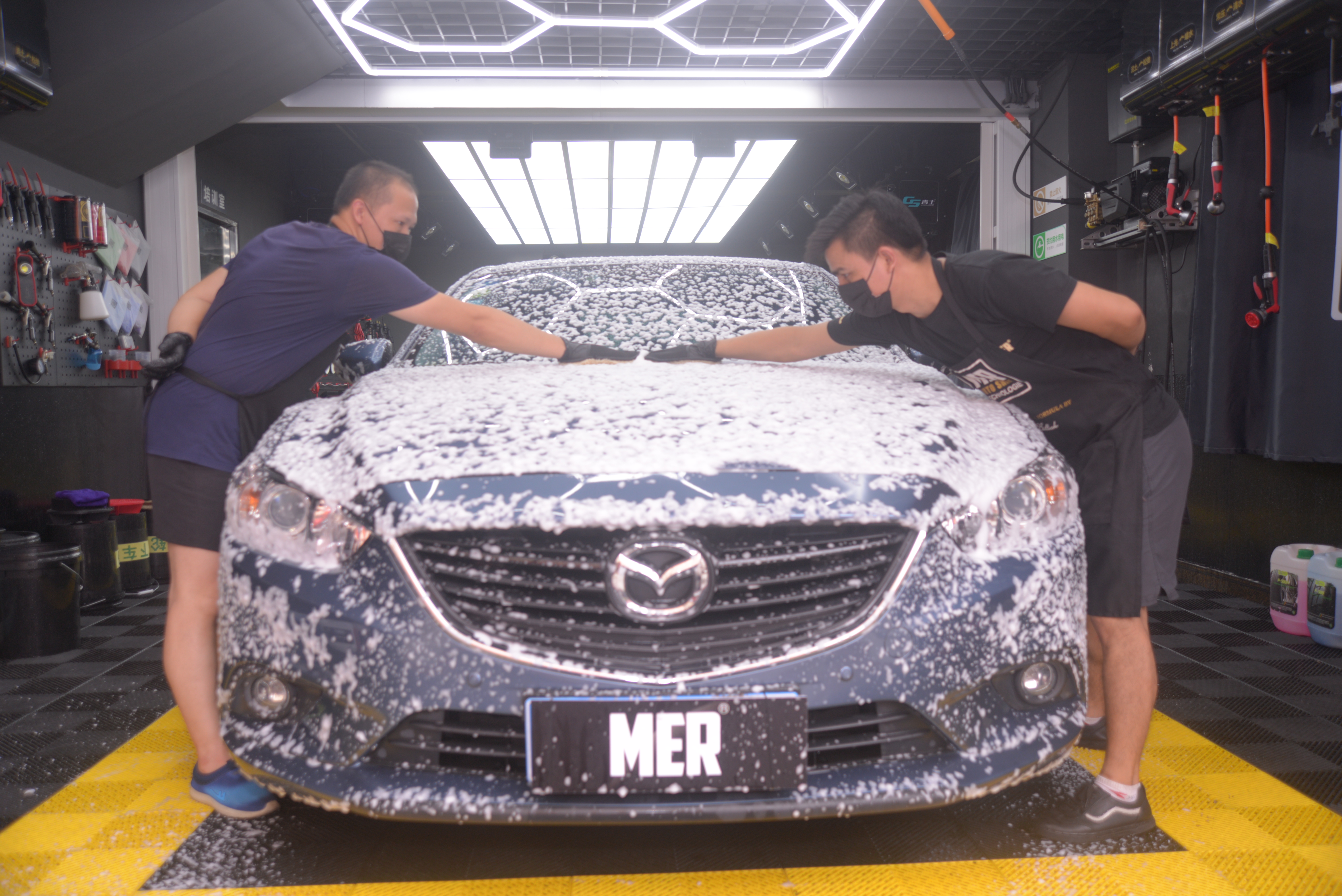 洗车用什么好教你正确的洗车方法,普通洗车的流程步骤注意事项