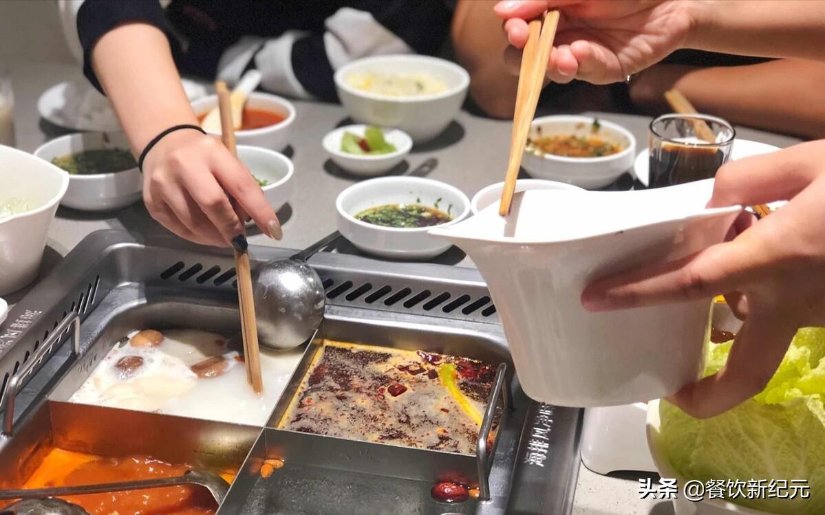 在海底捞当服务员好做吗,刚入职海底捞服务员待遇