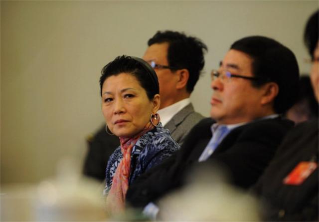 走近*镕基朱**及其家人：妻子劳安很“可爱”